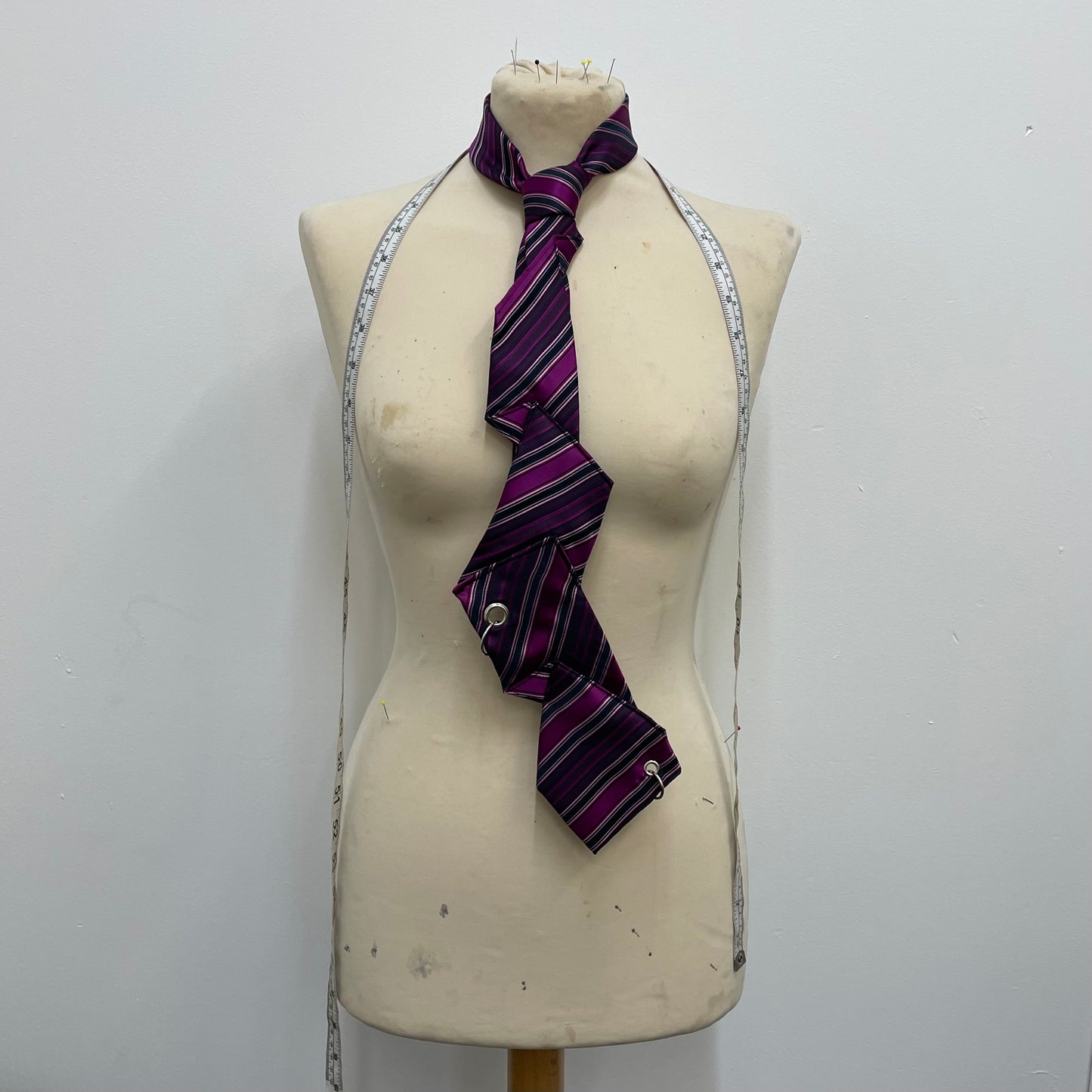 Zigzag tie