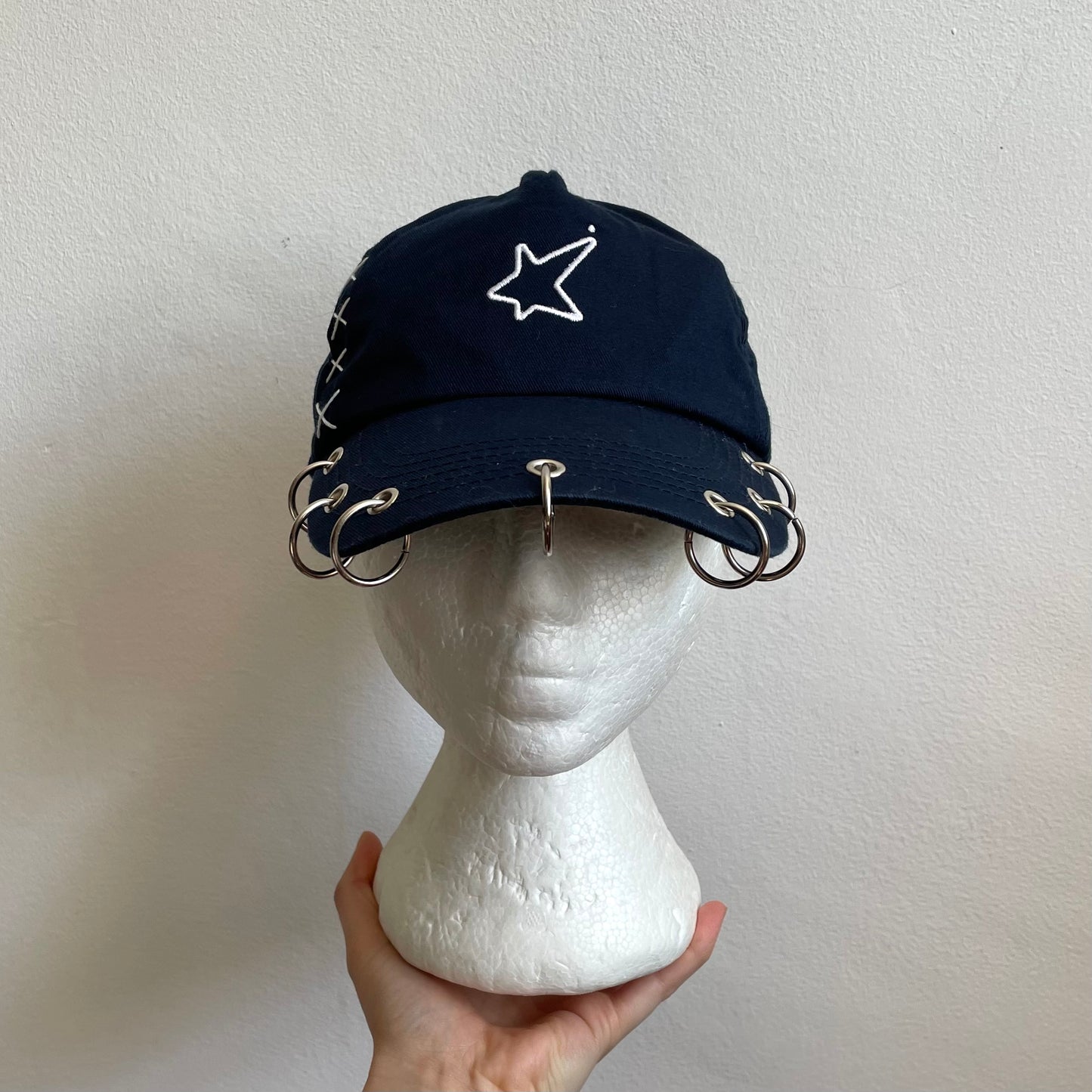 Star hoop hem cap