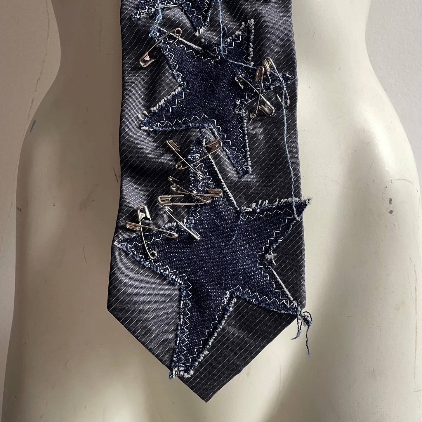 Denim star tie
