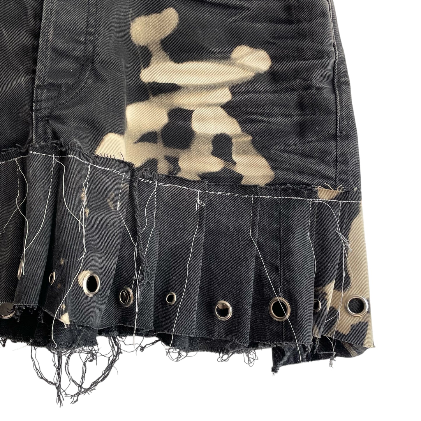 Scrappy pleated skirt