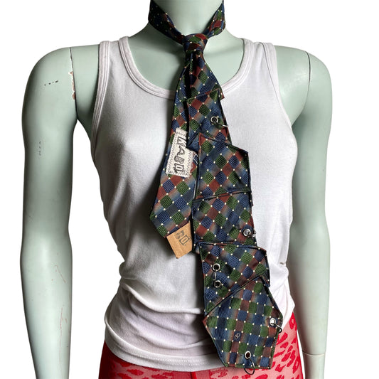 Disjointed plaid tie