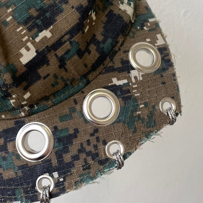 Camo cropped brim cap
