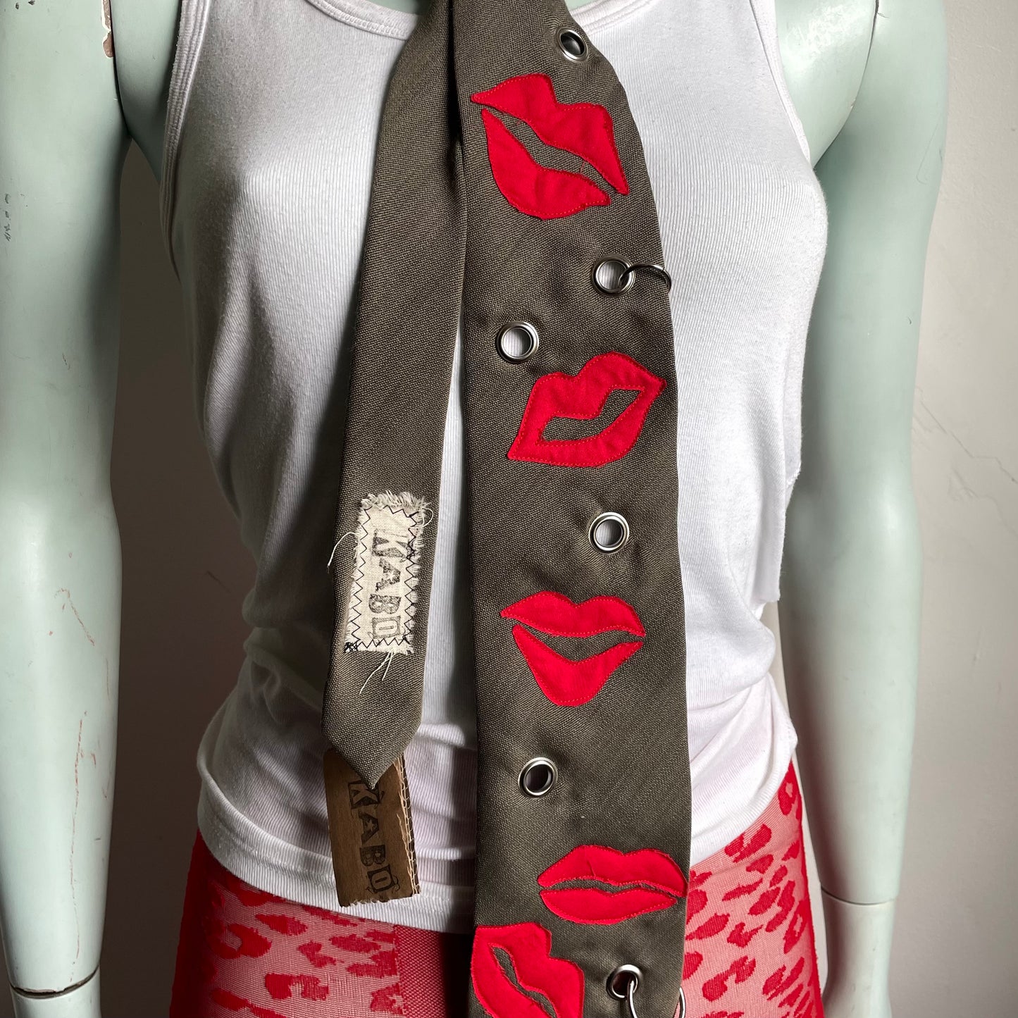 Kiss tie