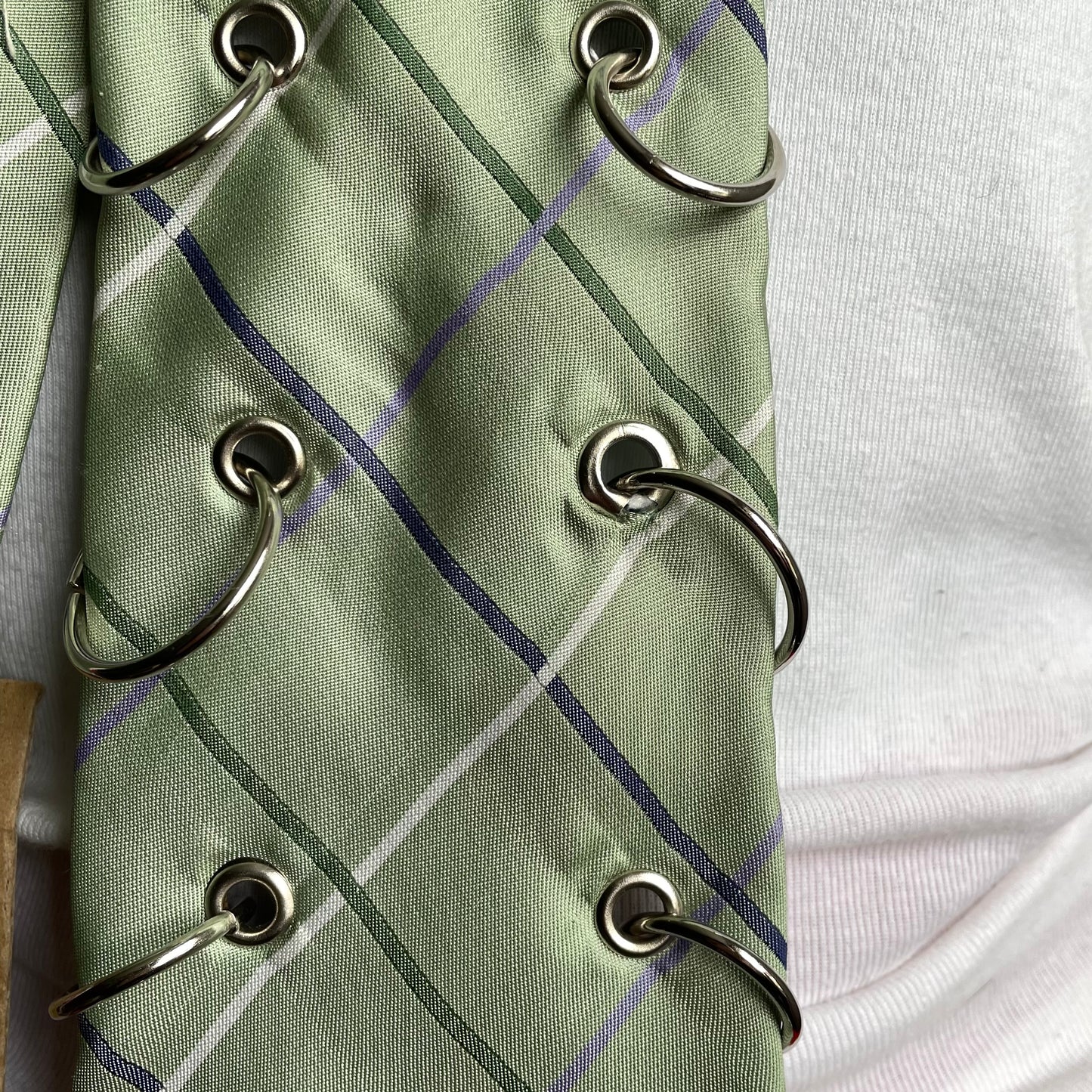 Double stacked hoop tie