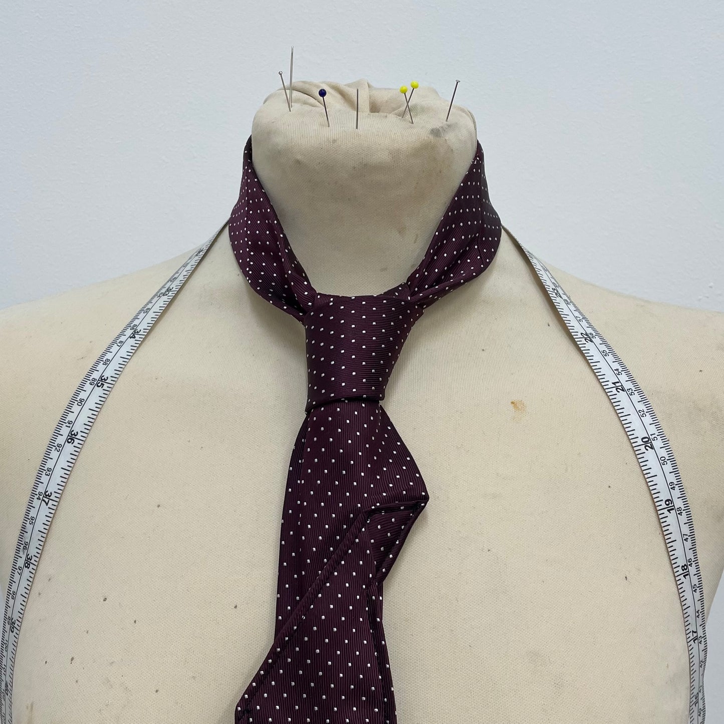 Wind tie