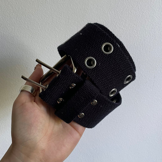 Double eyelet belt