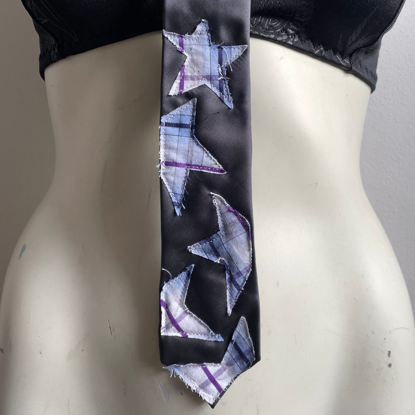 Grey skinny tie