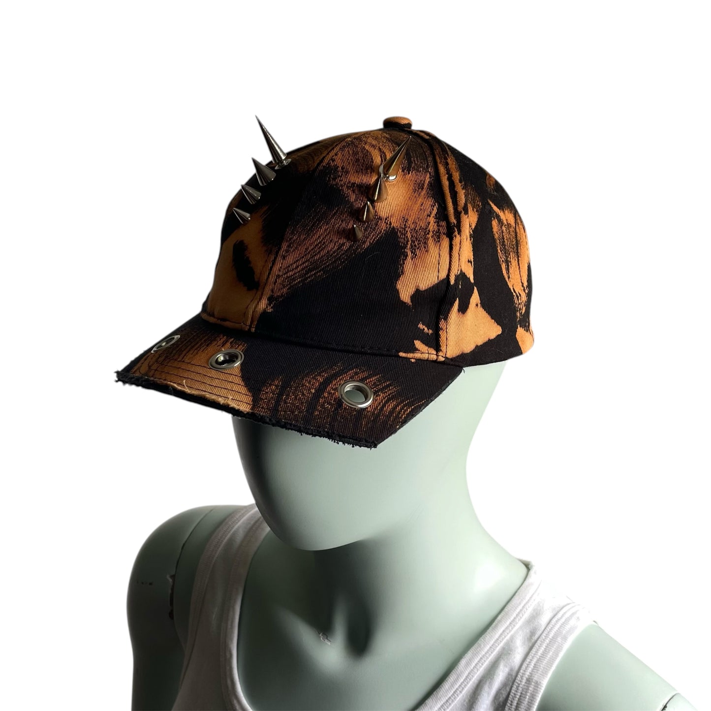 Spike cropped brim cap