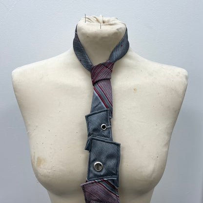 Grey disjointed tie