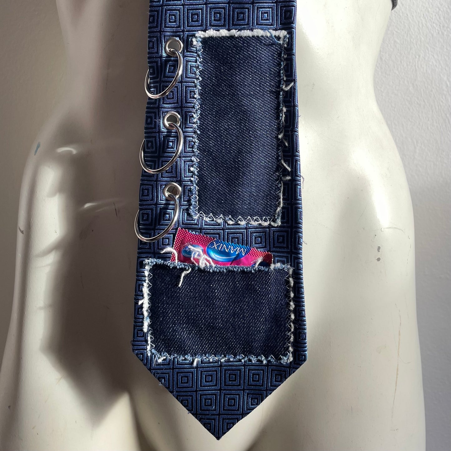 Pocket tie