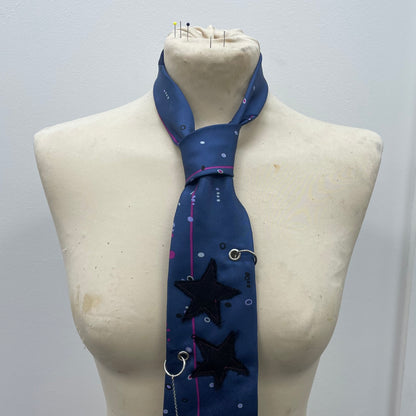 Star chain tie