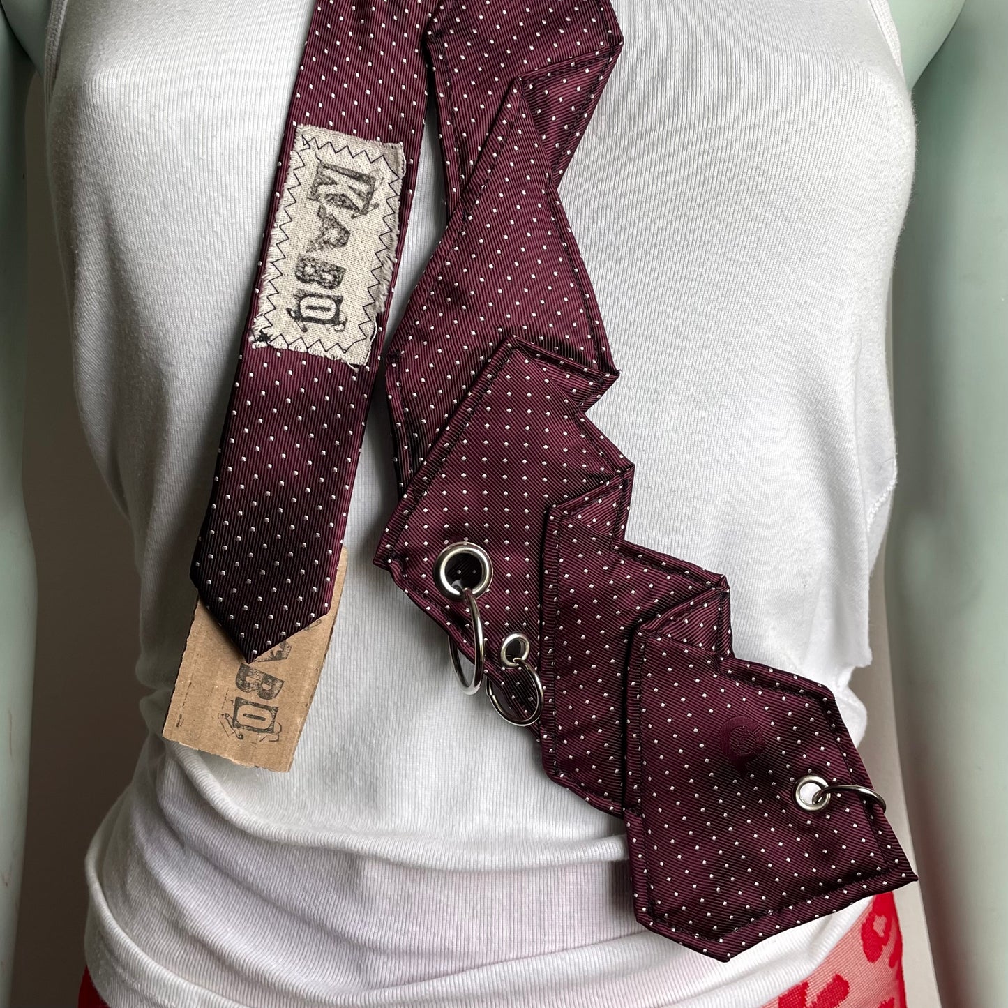 Wind tie