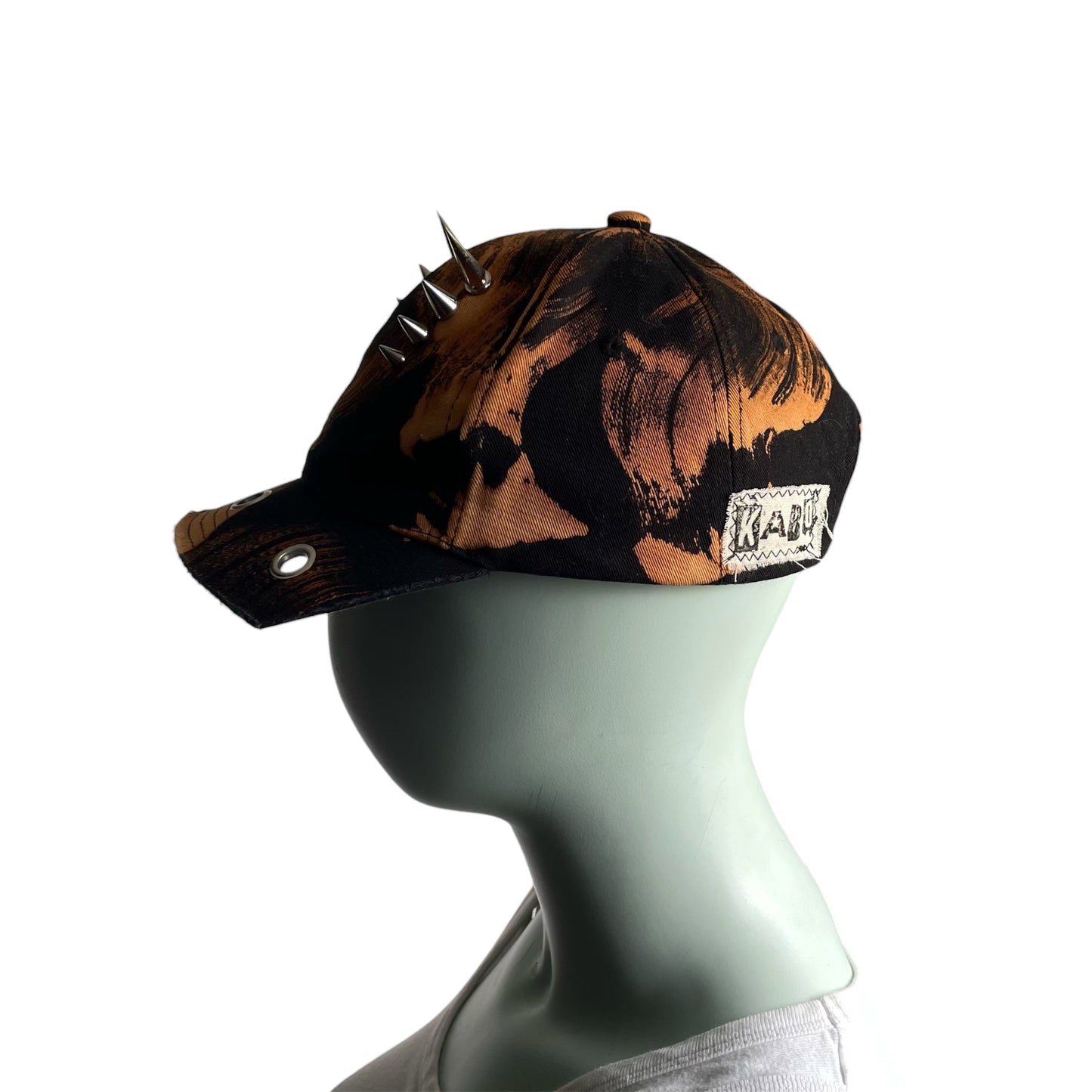 Spike cropped brim cap
