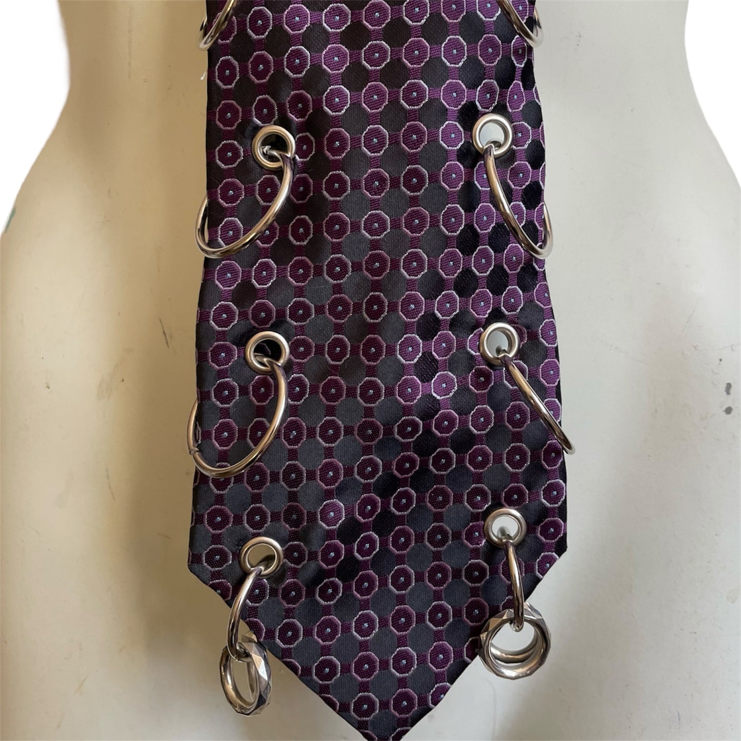 Double hoop tie