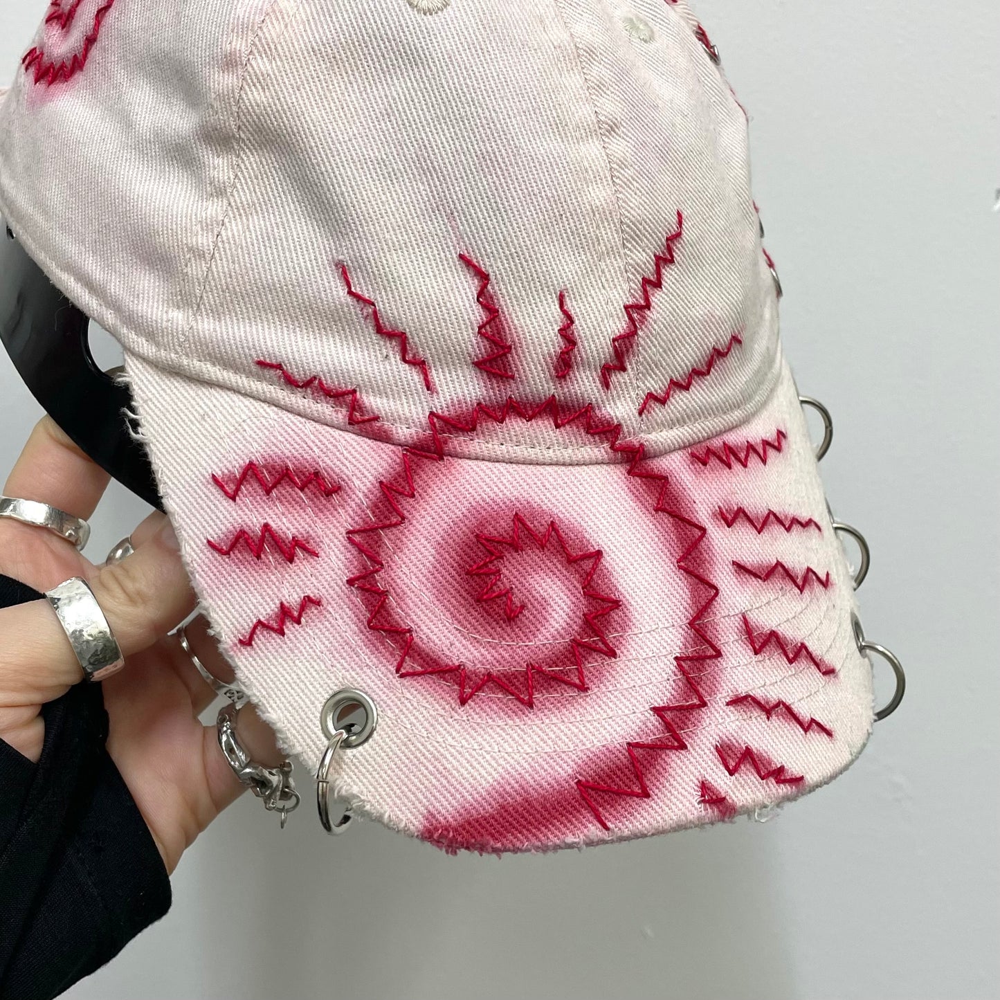 Swirl cap