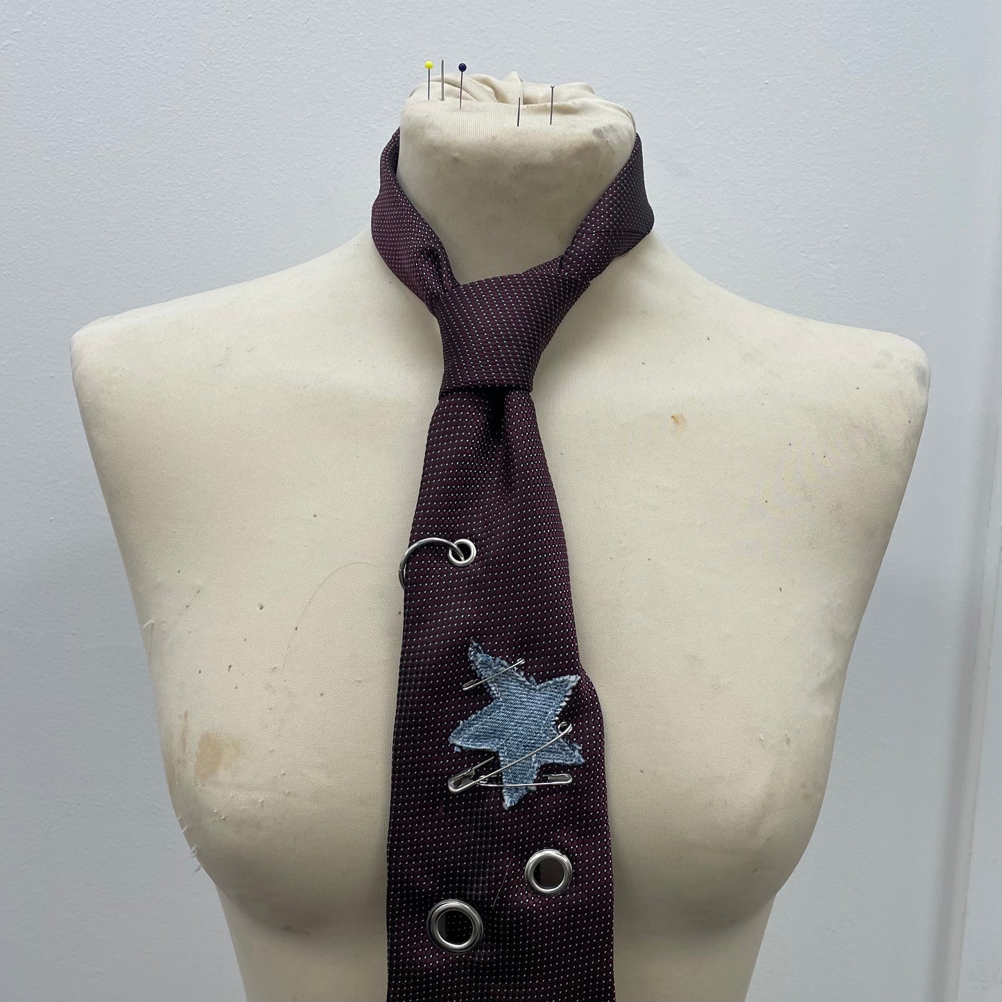 Burgundy star tie