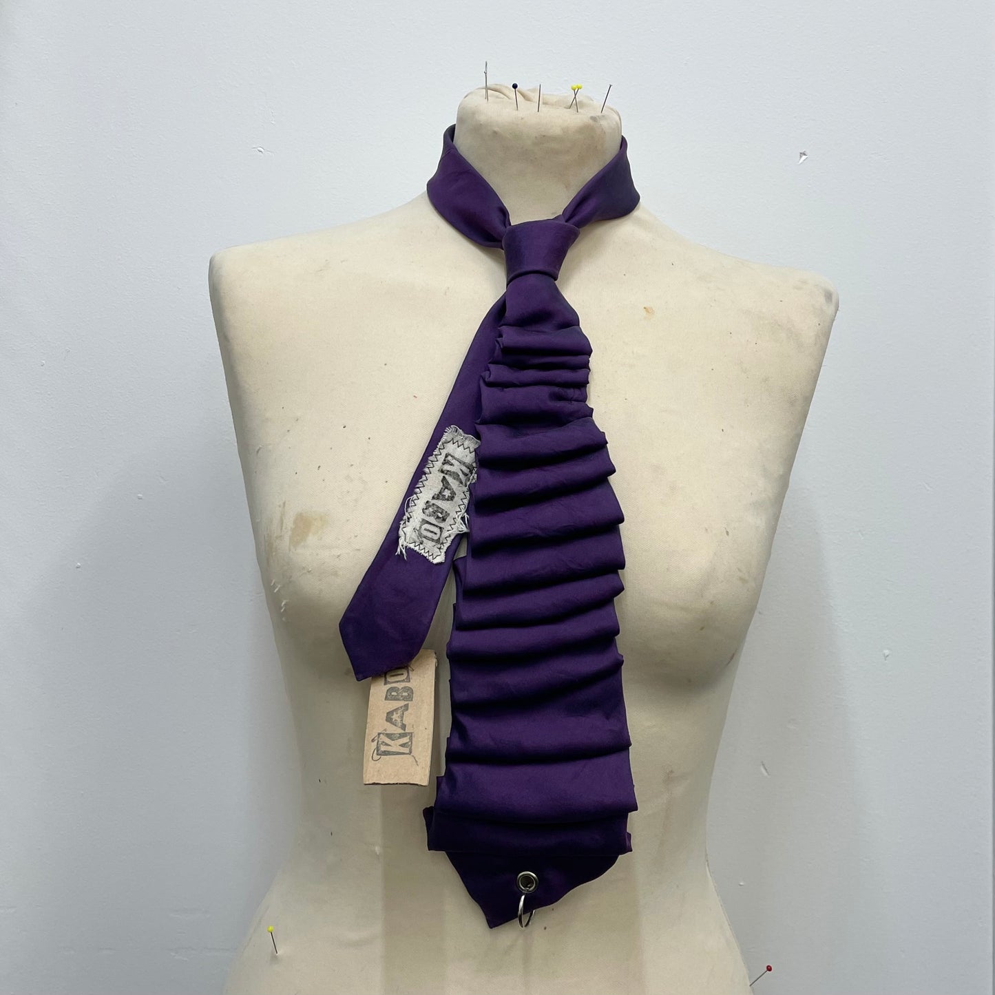 Accordion tie