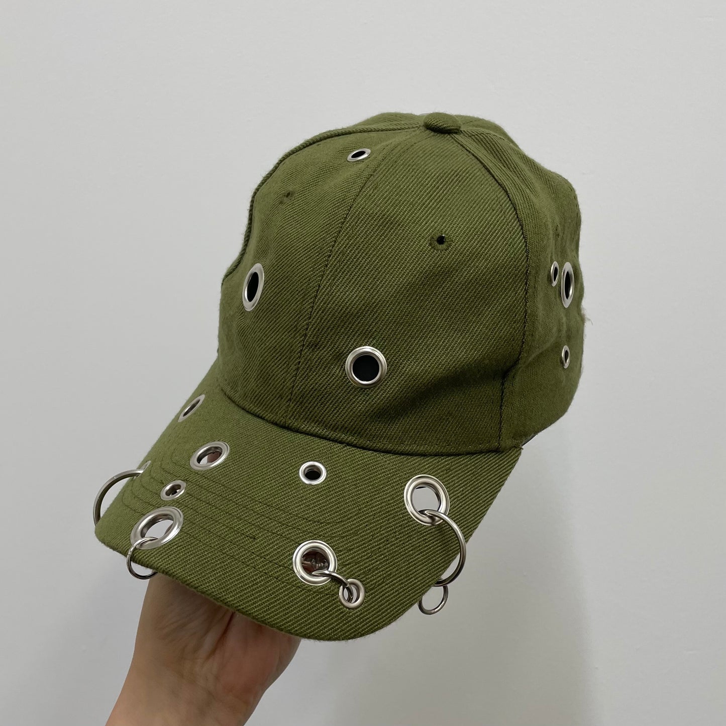 Scattered eyelet cap