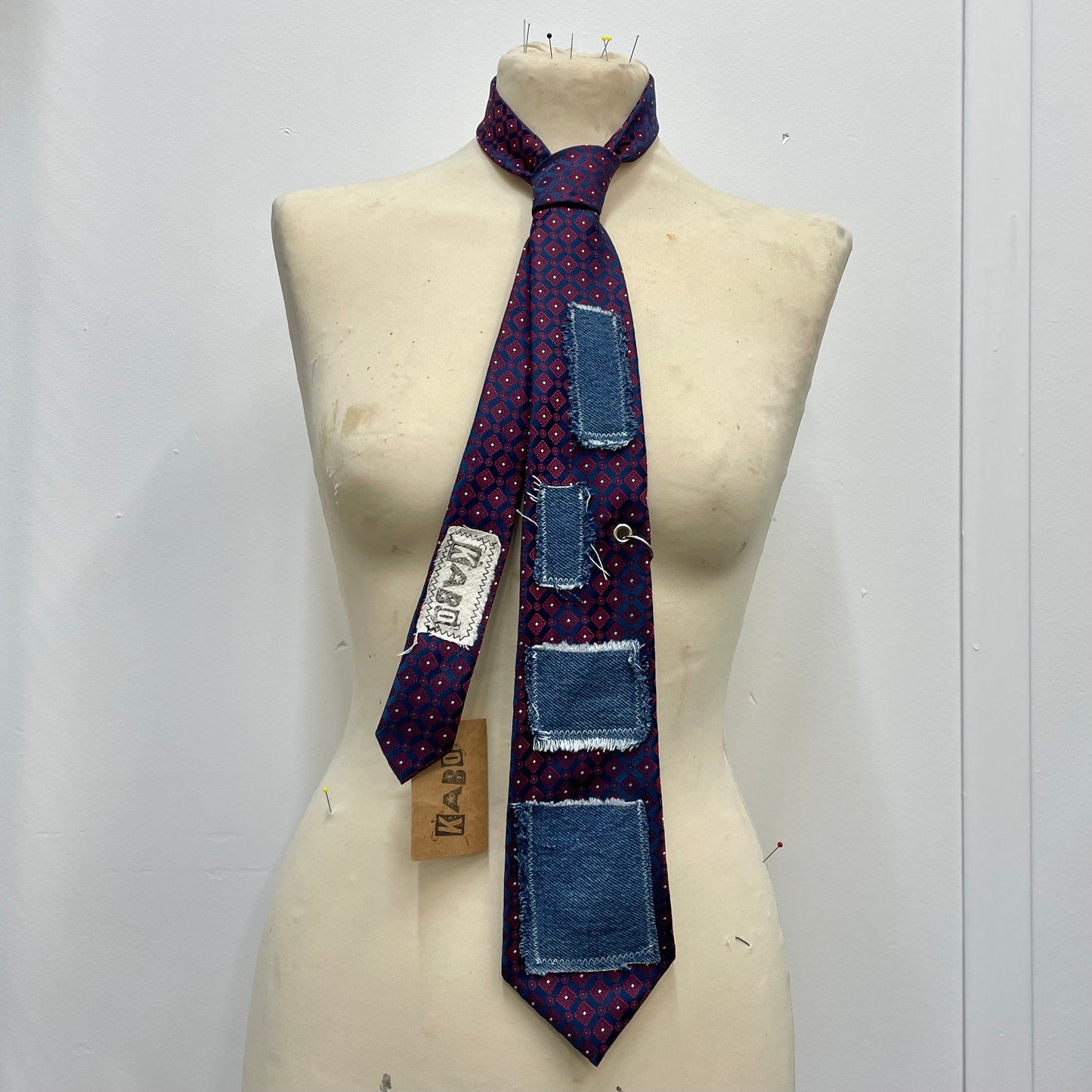 Denim pocket tie