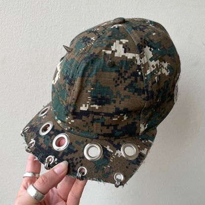 Camo cropped brim cap