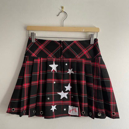 Star + eyelet pleated skirt