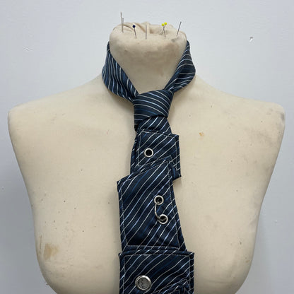 Disjointed stripe tie