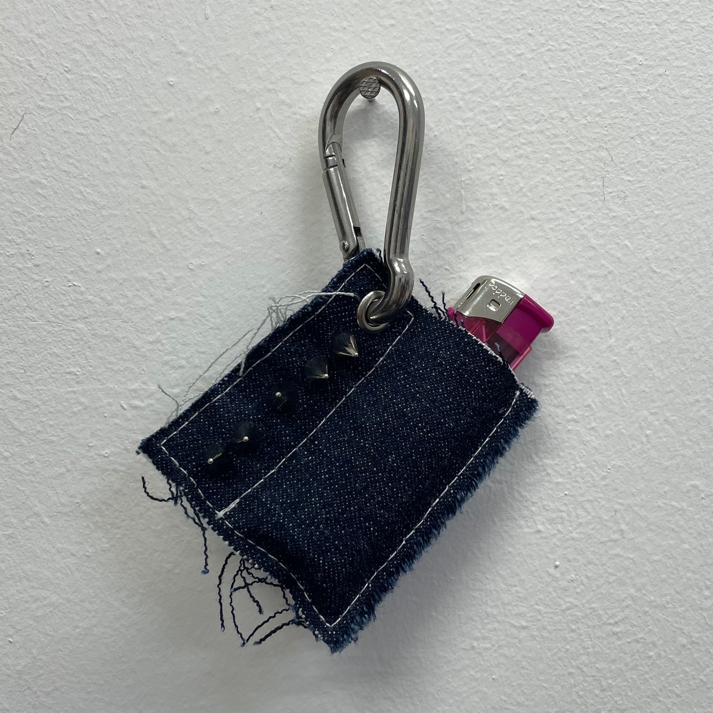 Lighter pocket charm 01