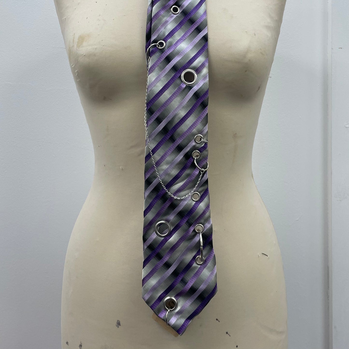 Purple hardware tie