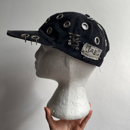 Eyelet cap