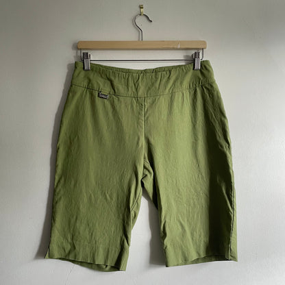 Short capri pants