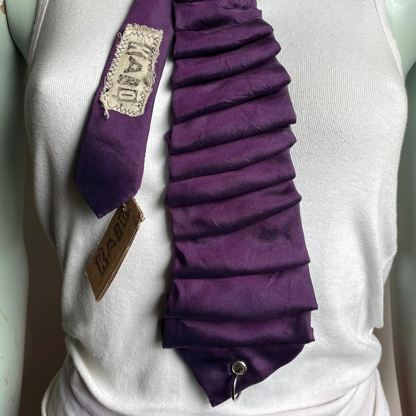 Accordion tie