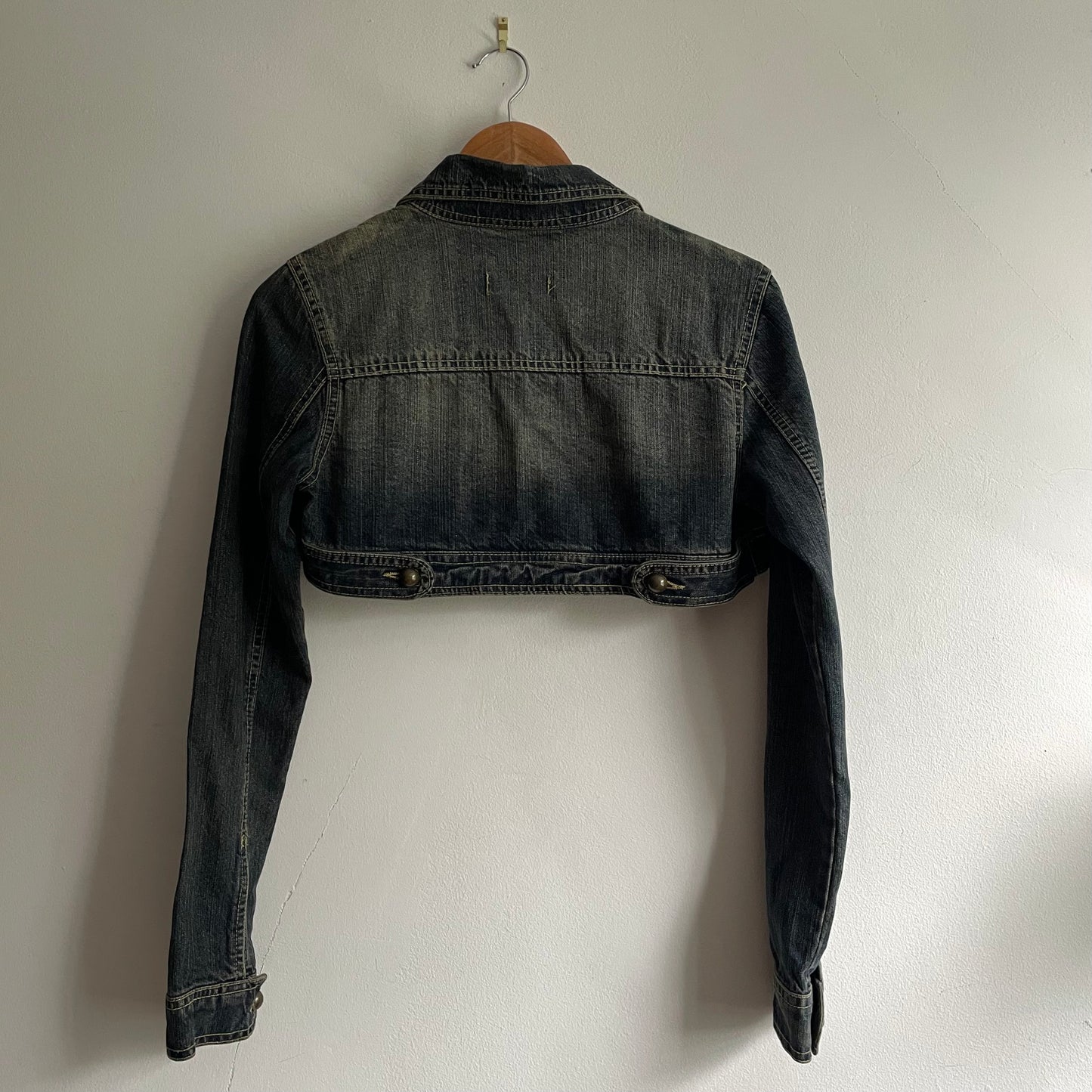 Cropped denim jacket