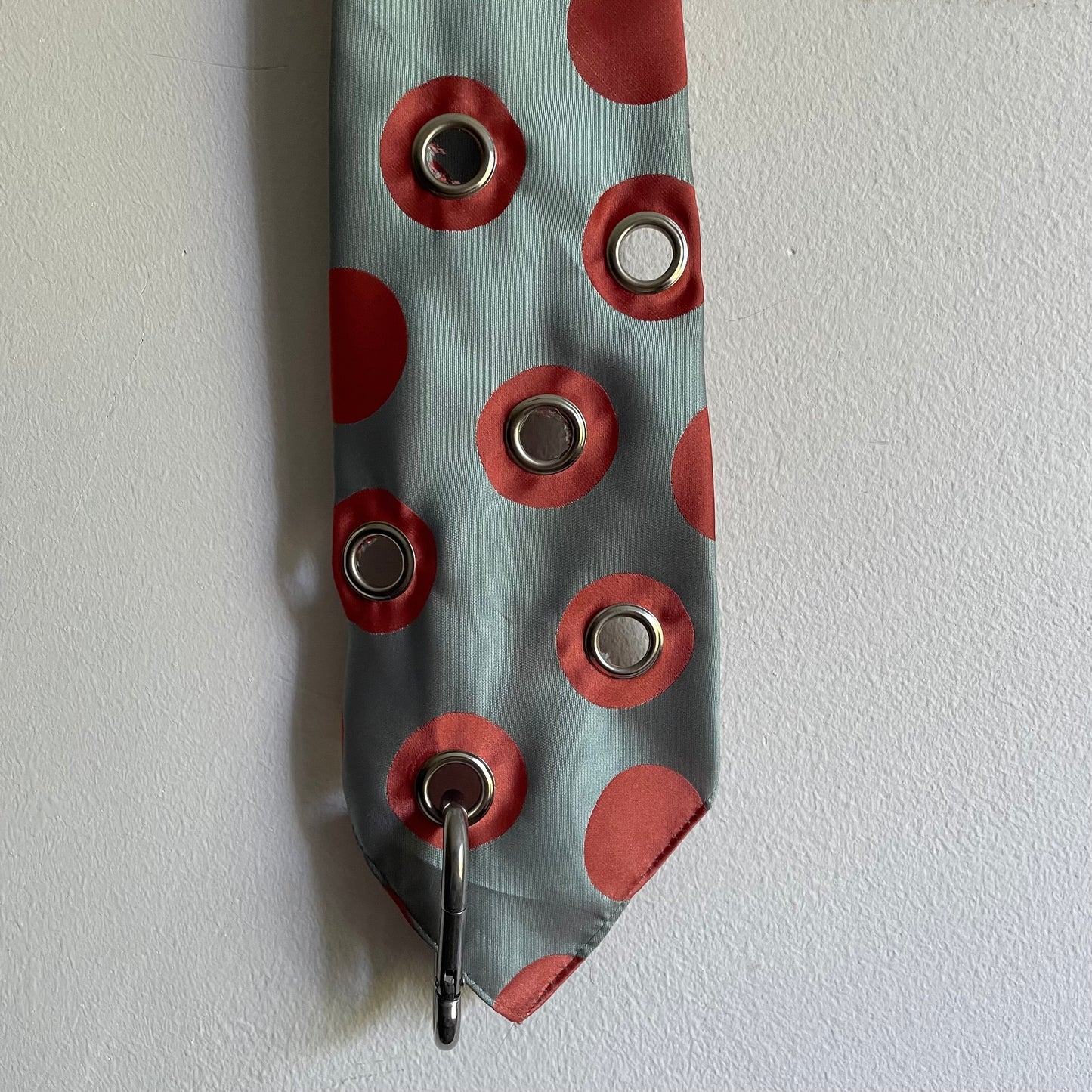 Spotted eyelet tie