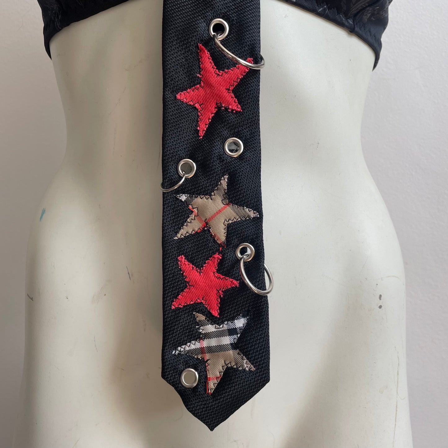 Nova check star tie