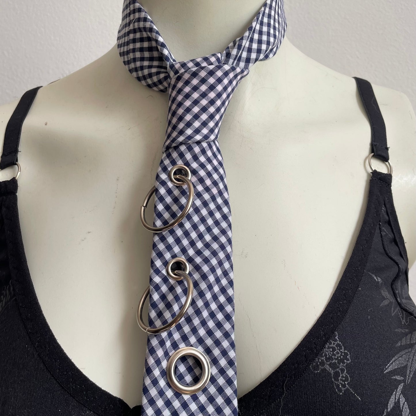 Gingham hardware tie