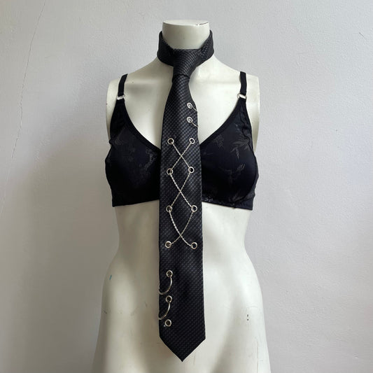 Chain corset tie
