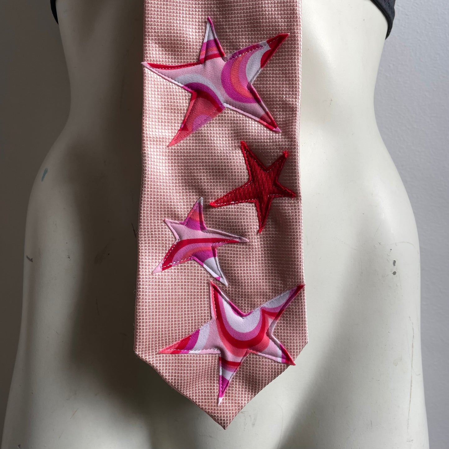 Pink star tie