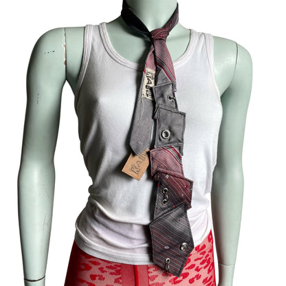 Grey disjointed tie