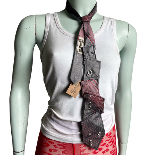 Grey disjointed tie
