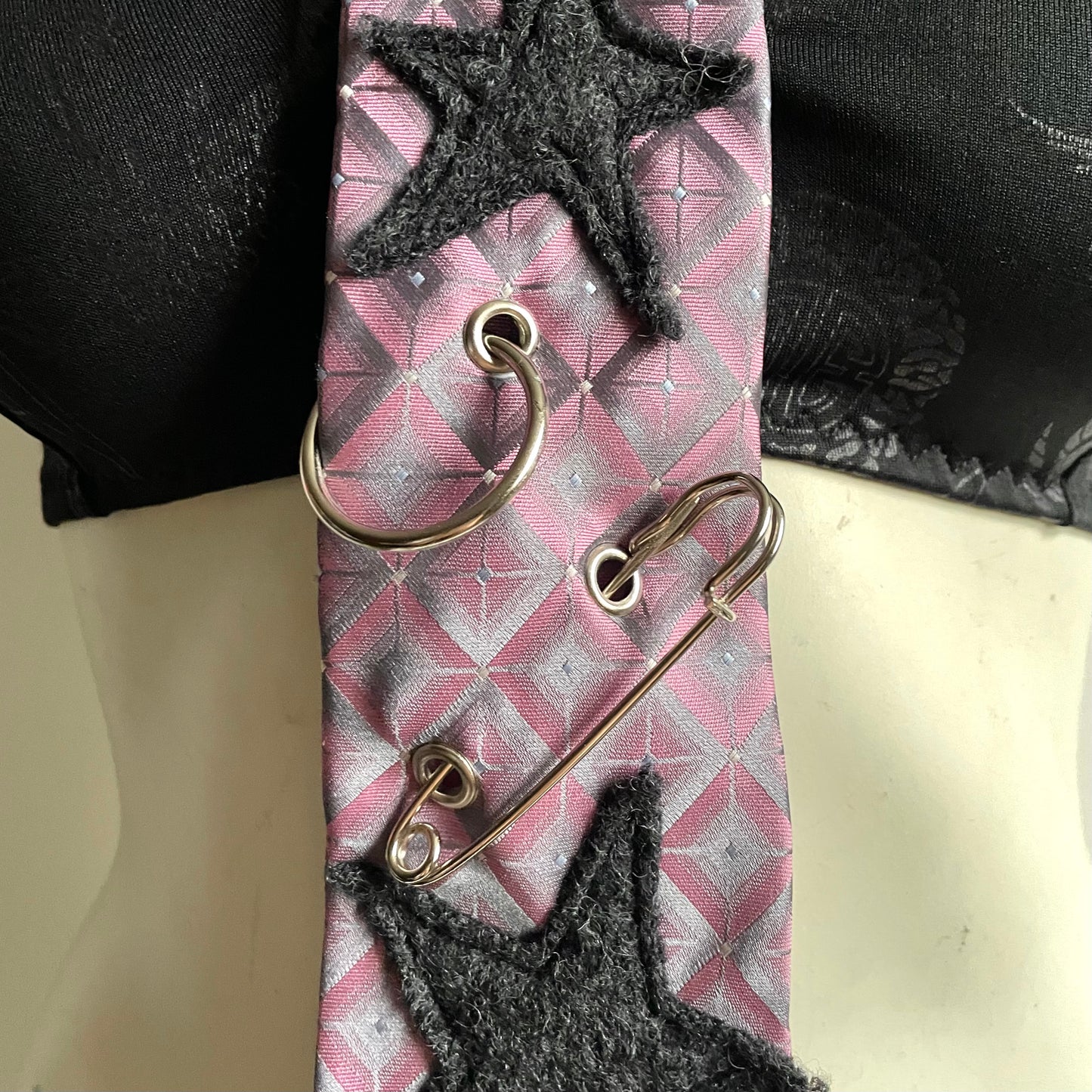 Grey star tie