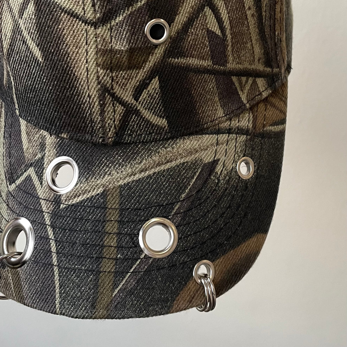 Real tree eyelet cap