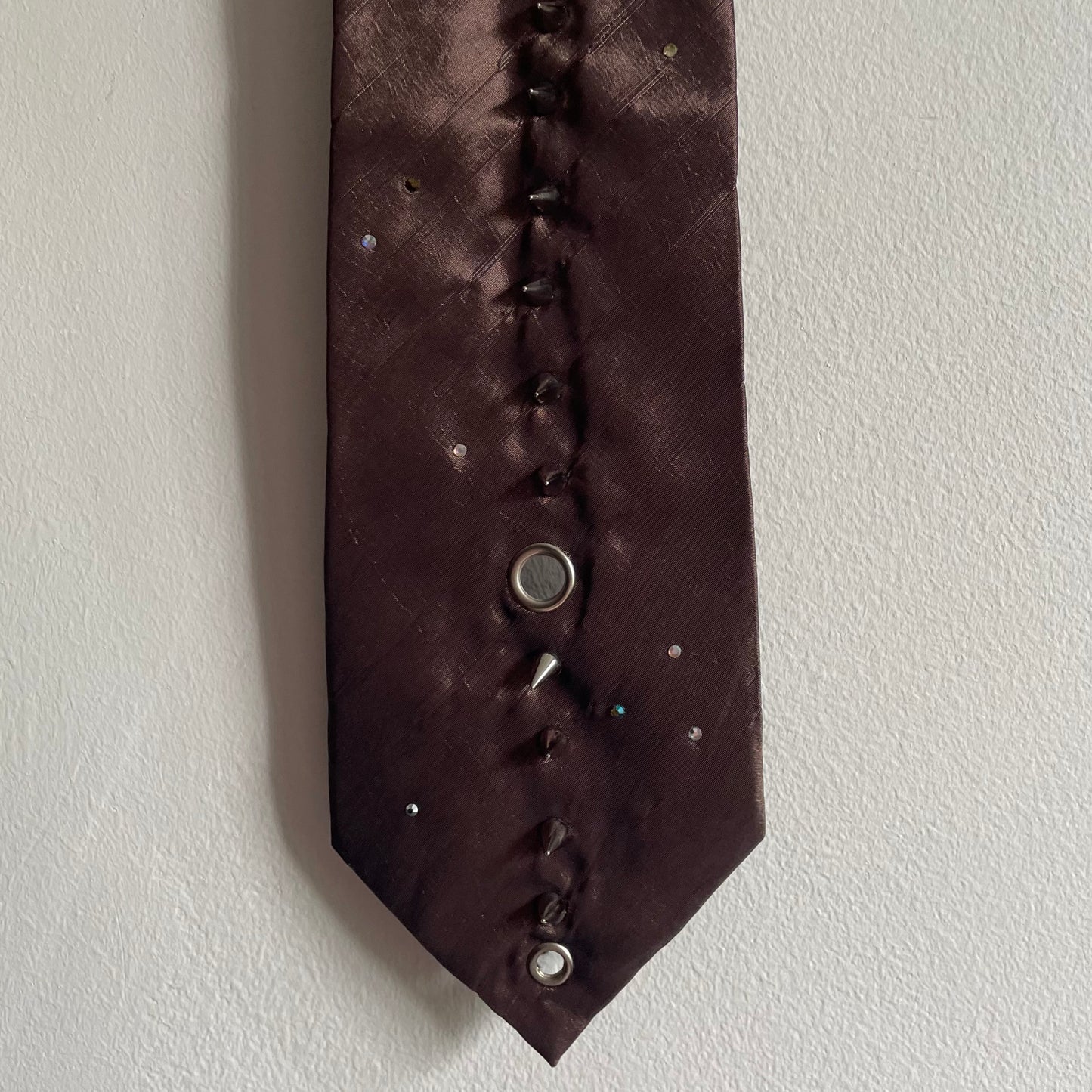 Spike tie